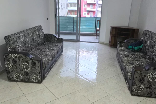 Shtepi me qera Apartament ne Tirane, 1+1, Mobilimi E mobiluar, Pagesa 360  Euro.