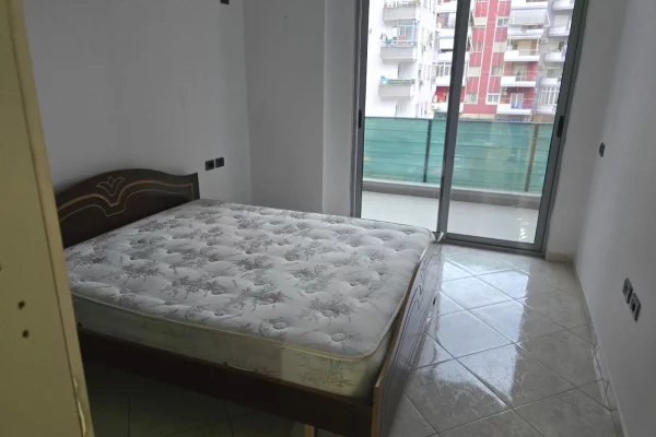 Shtepi me qera Apartament ne Tirane, 1+1, Mobilimi E mobiluar, Pagesa 360  Euro.