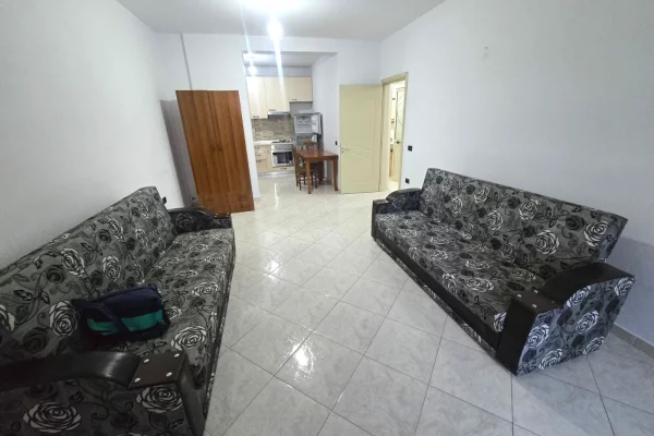 Shtepi me qera Apartament ne Tirane, 1+1, Mobilimi E mobiluar, Pagesa 360  Euro.