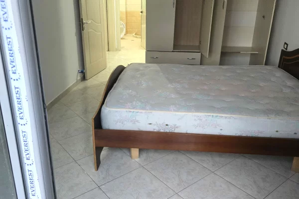 Shtepi me qera Apartament ne Tirane, 1+1, Mobilimi E mobiluar, Pagesa 360  Euro.