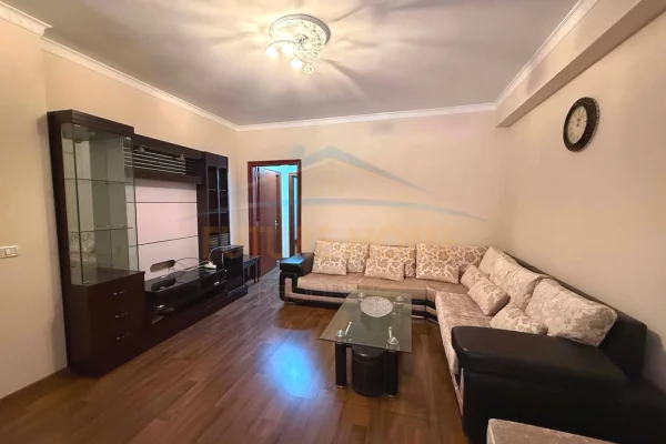 Shtepi me qera 2+1 ne Tirane - 550 Euro