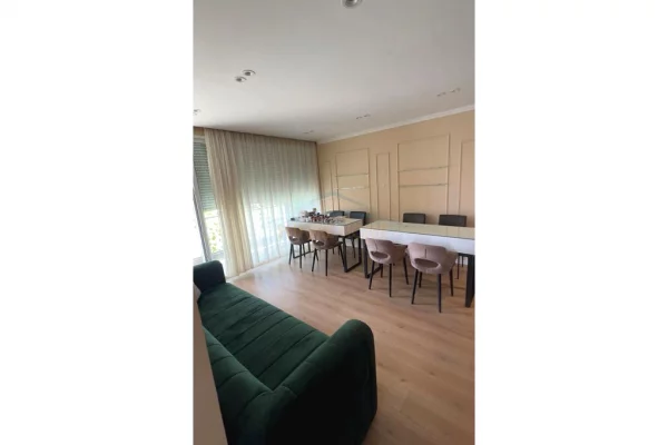 Ambient biznesi me qera 1+1 ne Tirane - 11,000 Leke