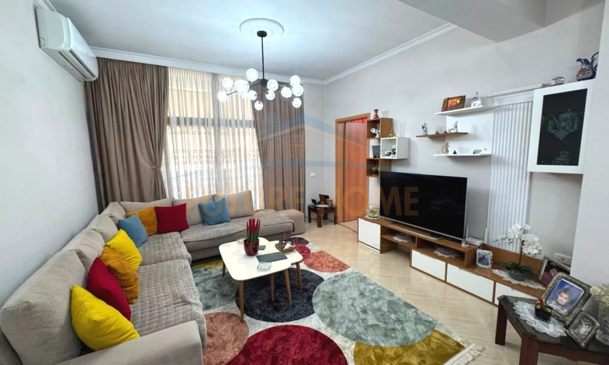 Shtepi ne shitje Apartament ne Tirane, 3+1, Mobilimi E mobiluar, Pagesa 340,000  Euro.