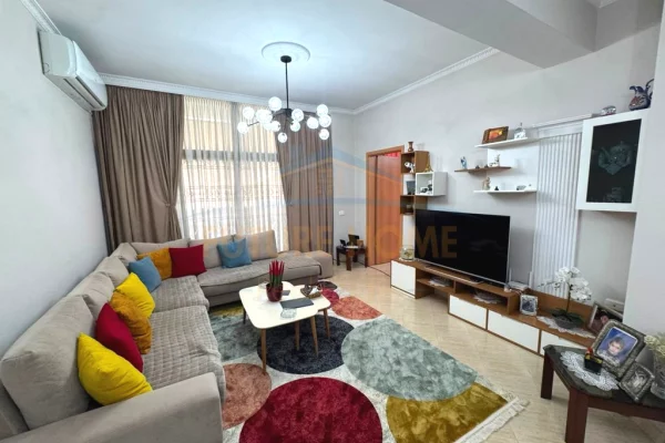 Shtepi ne shitje 3+1 ne Tirane - 340,000 Euro