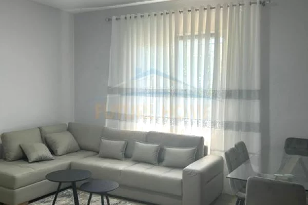 Shtepi me qera 1+1 ne Tirane - 400 Euro