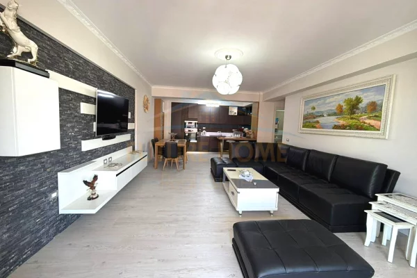 Shitet, Apartament 2+1+2 + Post Parkimi, Kompleksi Malajzjan UNA70454