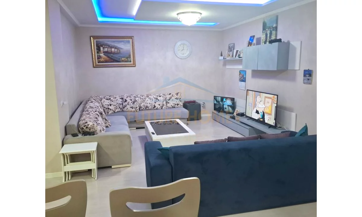 Shtepi ne shitje Apartament ne Tirane, 3+1, Mobilimi E mobiluar, Pagesa 250,000  Euro.