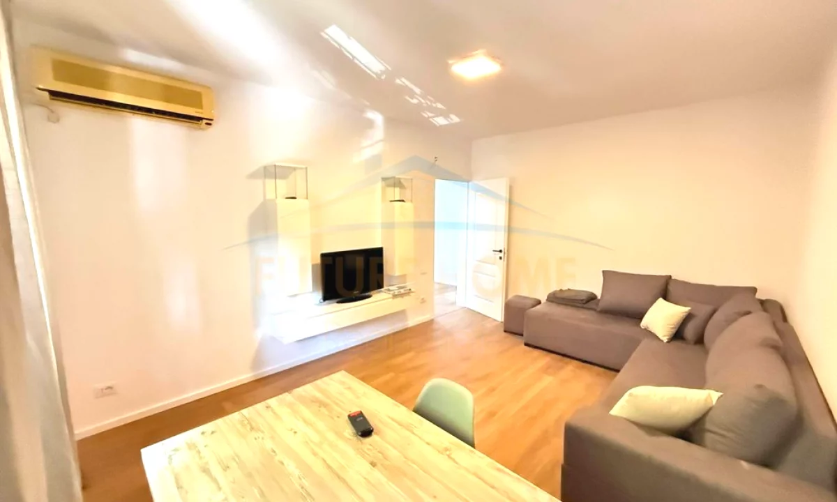 Shtepi ne shitje Apartament ne Tirane, 1+1, Mobilimi E mobiluar, Pagesa 129,000  Euro.