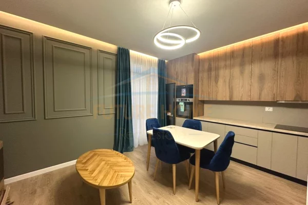 Shtepi ne shitje 3+1 ne Tirane - 220,000 Euro