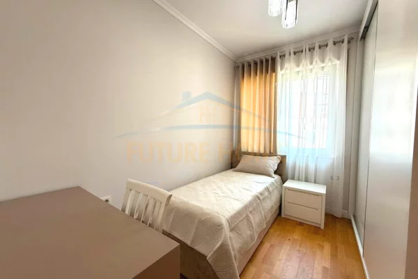 Shtepi ne shitje Apartament ne Tirane, 3+1, Mobilimi E mobiluar, Pagesa 340,000  Euro.