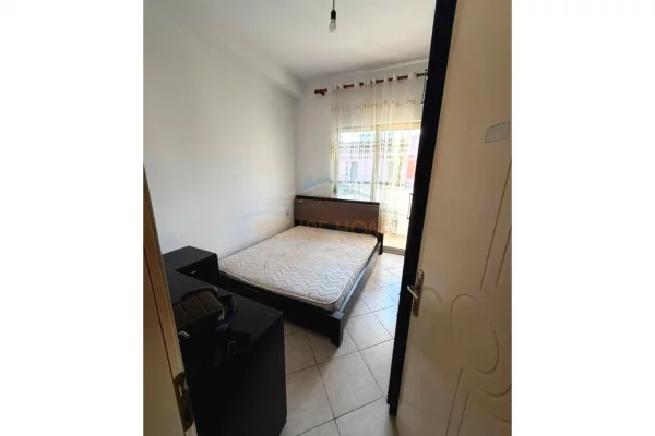 Shtepi ne shitje Apartament ne Tirane, 2+1, Mobilimi E mobiluar, Pagesa 106,500  Euro.