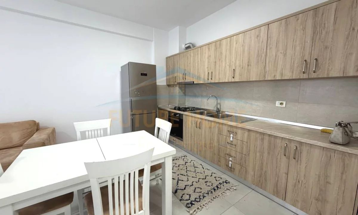 Shtepi me qera Apartament ne Tirane, 2+1, Mobilimi E mobiluar, Pagesa 600  Euro.