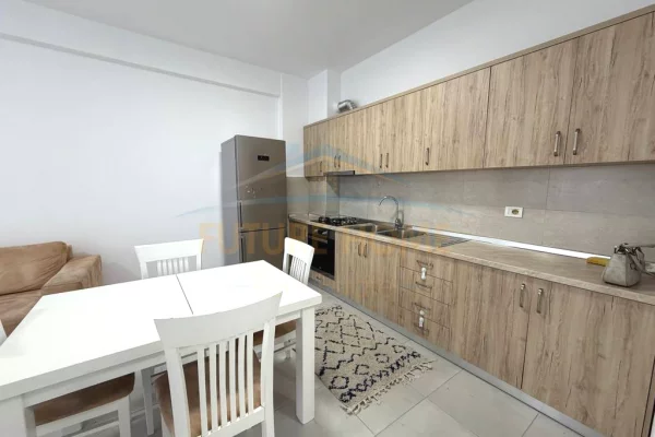 Shtepi me qera 2+1 ne Tirane - 600 Euro