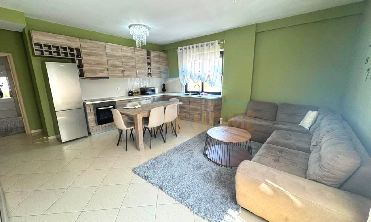 Shtepi me qera Apartament ne Tirane, 3+1, Mobilimi E mobiluar, Pagesa 70,000  Leke.