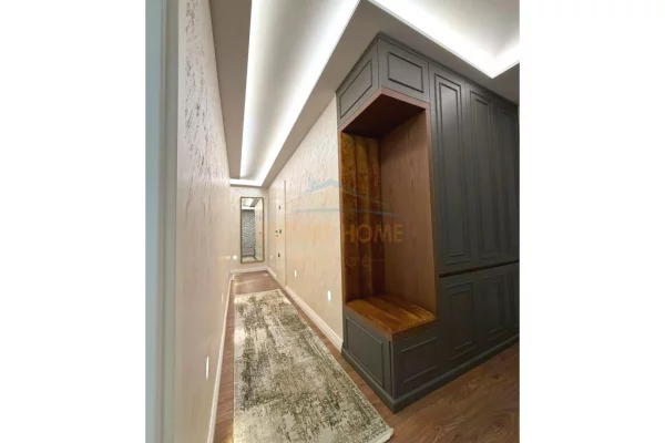 Shtepi ne shitje Apartament ne Tirane, 2+1, Mobilimi E mobiluar, Pagesa 25,000,000  Leke.
