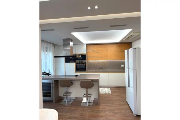 Shtepi ne shitje Apartament ne Tirane, 2+1, Mobilimi E mobiluar, Pagesa 25,000,000  Leke.
