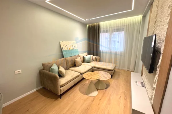 House for Sale 2+1 in Tirana - 14,800,000 Leke