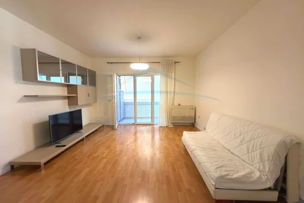 Shtepi me qera 2+1 ne Tirane - 130,000 Leke