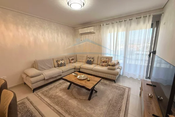 Shtepi me qera 2+1 ne Tirane - 45,000 Leke