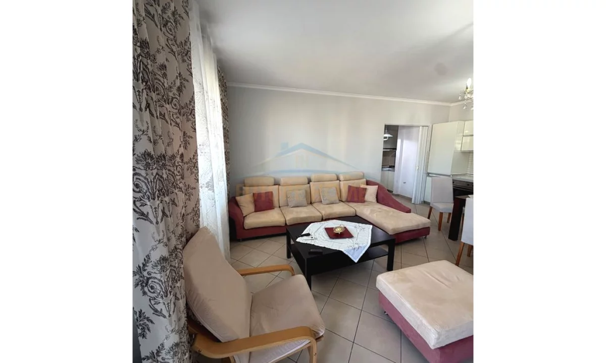 Shtepi ne shitje Apartament ne Tirane, 3+1, Mobilimi E mobiluar, Pagesa 305,000  Euro.