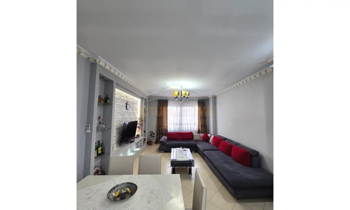 Shtepi ne shitje Apartament ne Tirane, 2+1, Mobilimi E mobiluar, Pagesa 18,000,000  Leke.