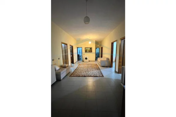 Shtepi me qera 4+1 ne Tirane - 80,000 Leke
