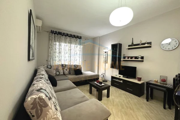 Shtepi me qera 1+1 ne Tirane - 50,000 Leke