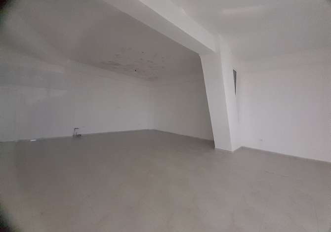 Ambient biznesi me qera 3+1 ne Durres - 700 Euro