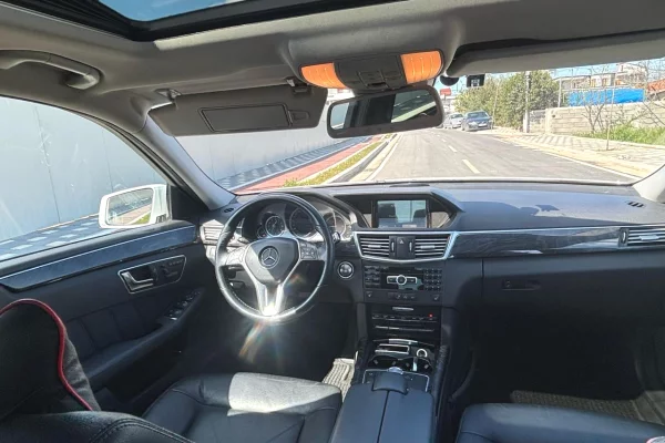 Makina ne shitje ne Tirane, Mercedes-Benz, 2012 Diesel,Kambio Automatik Pagesa 850,000  Leke.