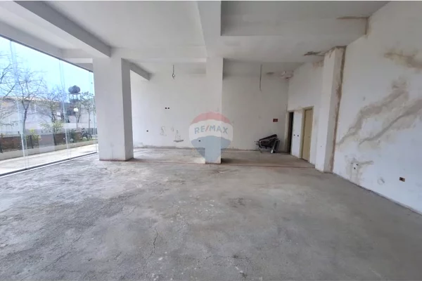 Ambient Biznesi ne shitje ne Yzberisht.