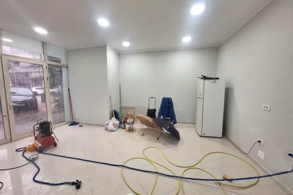 Ambient biznesi me qera 1+1 ne Tirane - 60,000 Leke
