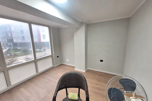 Ambient biznesi me qera 3+1 ne Tirane - 50,000 Leke