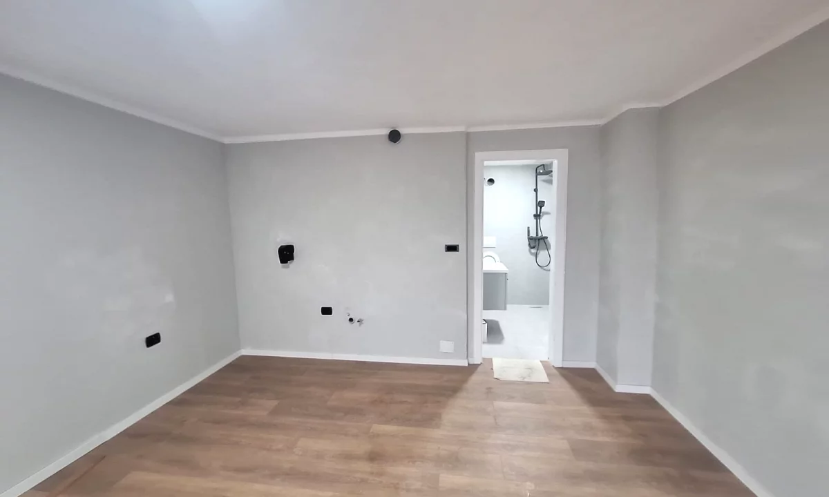 Ambient me qera per Zyra tek Bulevardi i Ri