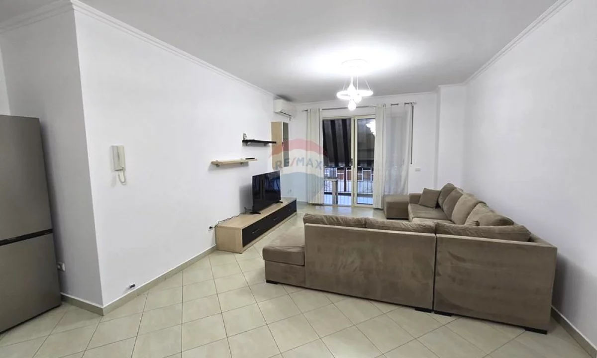 Shtepi ne shitje Apartament ne Tirane, 2+1, Mobilimi E mobiluar, Pagesa 220,000  Euro.