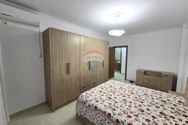 Shtepi ne shitje Apartament ne Tirane, 2+1, Mobilimi E mobiluar, Pagesa 220,000  Euro.