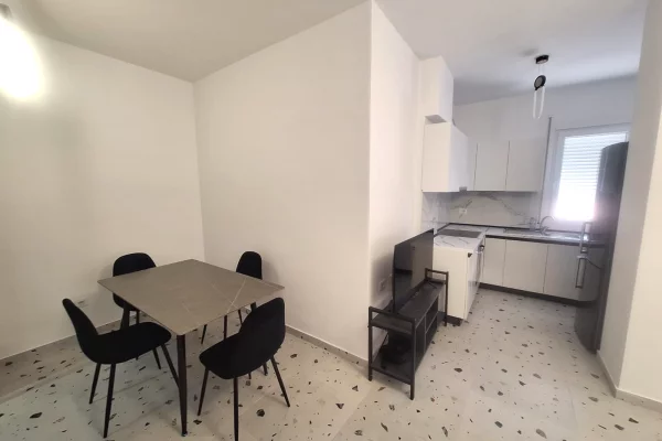🏡 Jepet me qera apartament 1+1 – Rruga 5 Maji