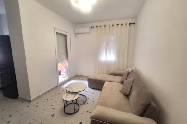 Shtepi me qera Apartament ne Tirane, 1+1, Mobilimi E mobiluar, Pagesa 45,000  Leke.