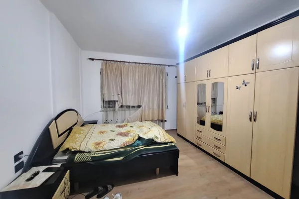 Shtepi me qera Apartament ne Tirane, 3+1, Mobilimi E mobiluar, Pagesa 70,000  Leke.