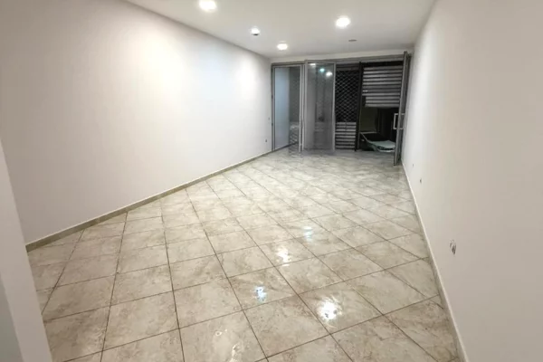 Business Property for Rent 1+1 in Tirana - 85,000 Leke