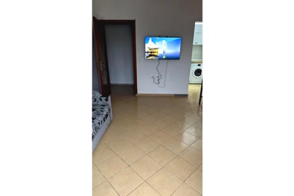 Shtepi me qera 1+1 ne Tirane - 35,000 Leke
