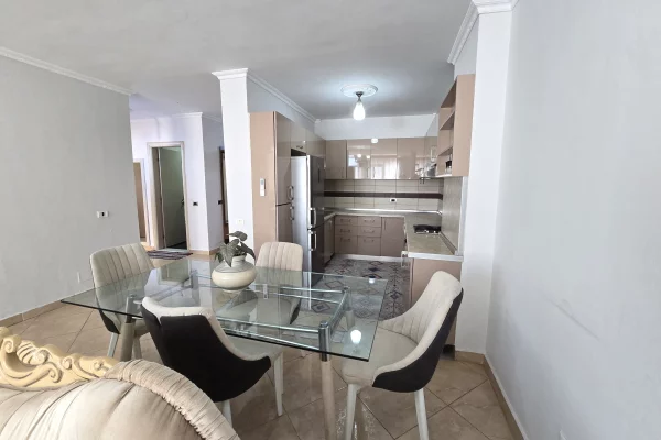 Shtepi me qera Apartament ne Tirane, 2+1, Mobilimi E mobiluar, Pagesa 55,000  Leke.