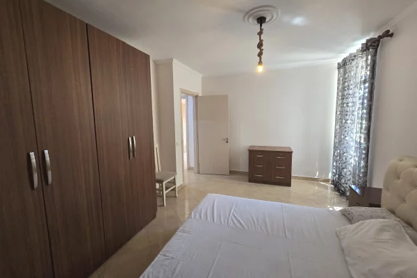 Shtepi me qera Apartament ne Tirane, 2+1, Mobilimi E mobiluar, Pagesa 55,000  Leke.