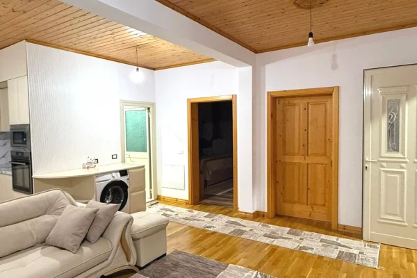 Shtepi me qera Apartament ne Tirane, 2+1, Mobilimi E mobiluar, Pagesa 650  Euro.