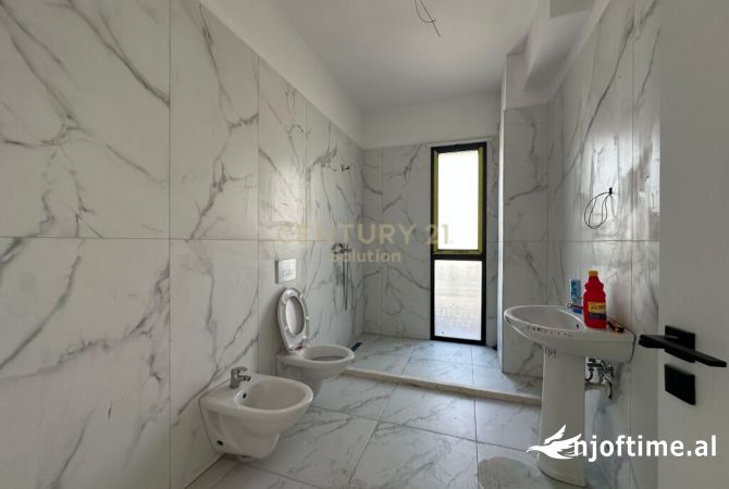 Apartment for sale in Tirana 2+1, Emty