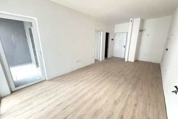 SHITET APARTAMENT 1+1 + POST PARKIMI  TEK KOMLEKSI TIRANA ENTRY 2