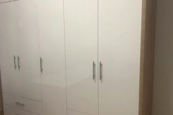 Shtepi me qera Apartament ne Tirane, 2+1, Mobilimi E mobiluar, Pagesa 600  Euro.