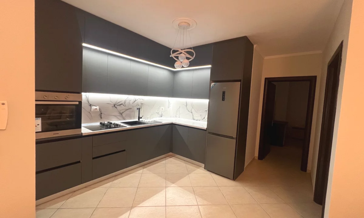 Shtepi me qera Apartament ne Tirane, 2+1, Mobilimi E mobiluar, Pagesa 600  Euro.