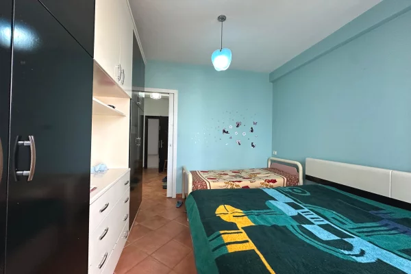 Shtepi me qera Apartament ne Tirane, 2+1, Mobilimi E mobiluar, Pagesa 400  Euro.
