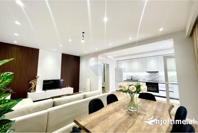 APARTAMENT 1+1 ME QIRA TEK RRUGA E DURRESIT!