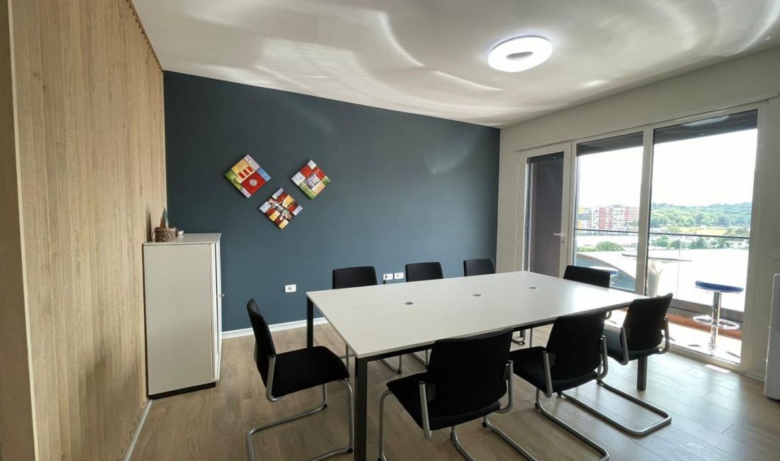 AMBIENT ME QERA TEK KOMPLEKSI OLIMPIK !